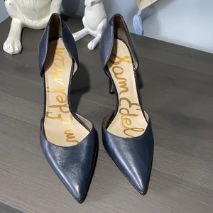Navy heel,pointed toe.Slightly worn.GOOD condition